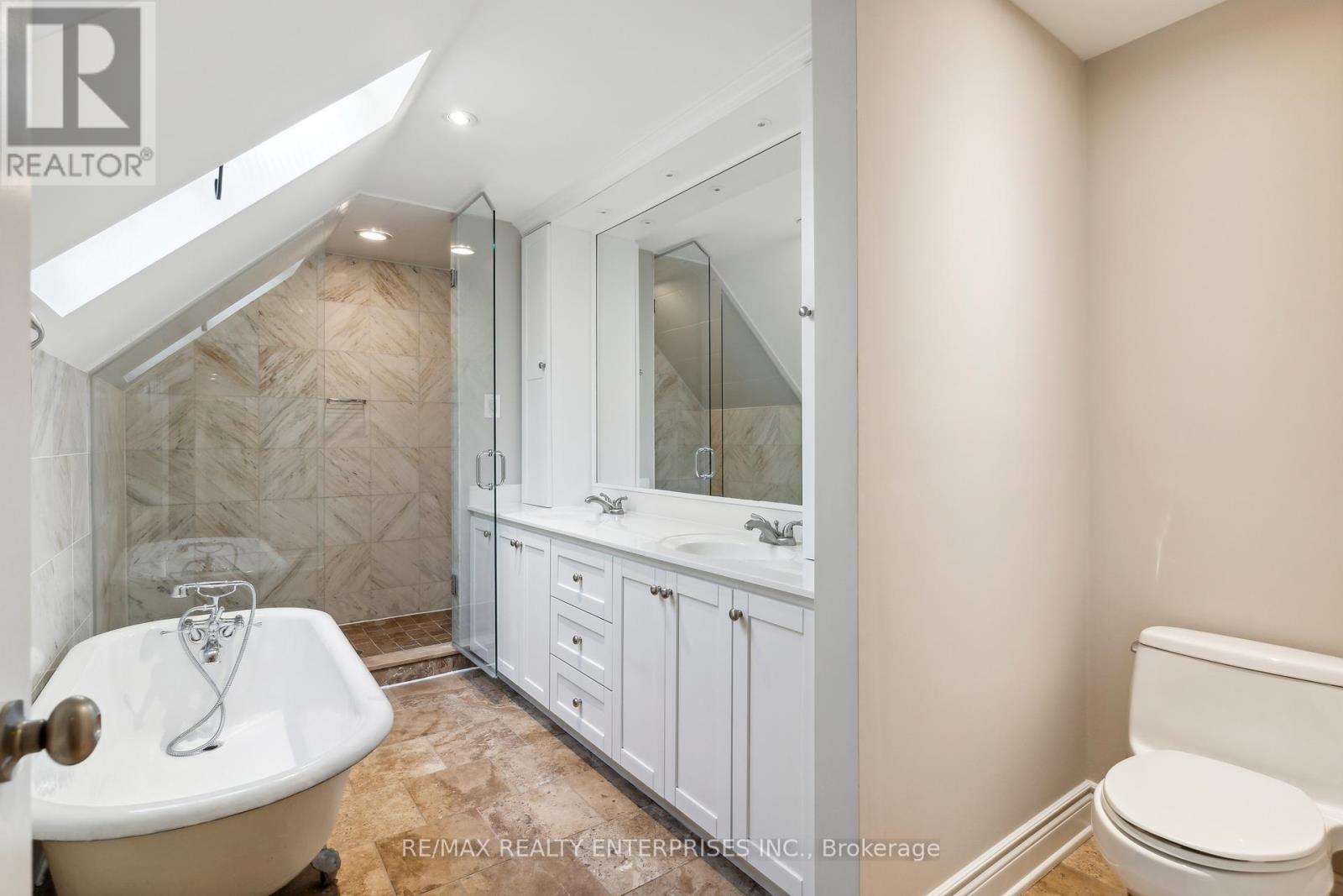 Photo 20 of 70 Oriole Road, Toronto ON