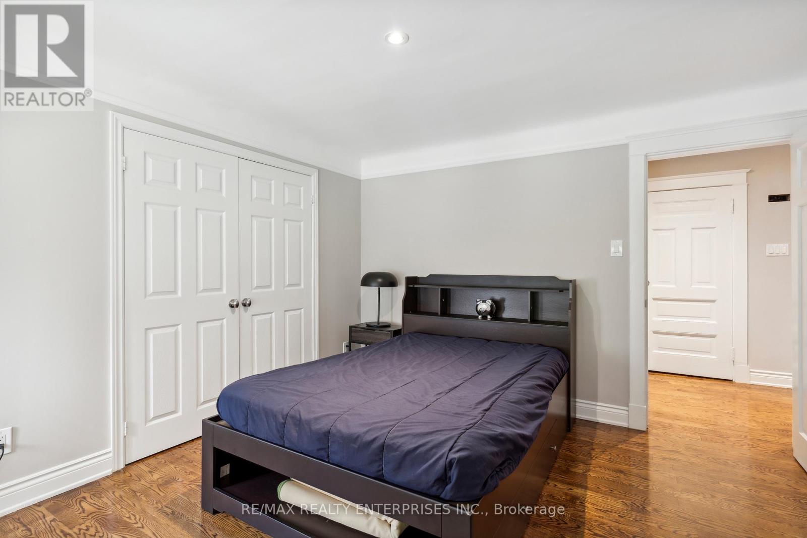 Photo 37 of 70 Oriole Road, Toronto ON