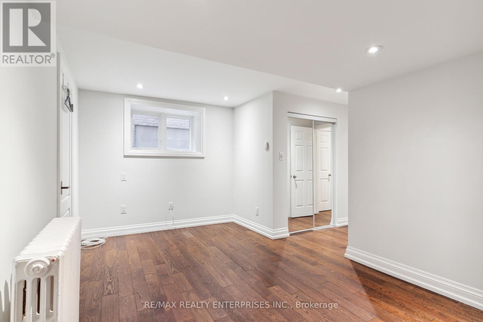Photo 17 of 70 Oriole Road, Toronto ON