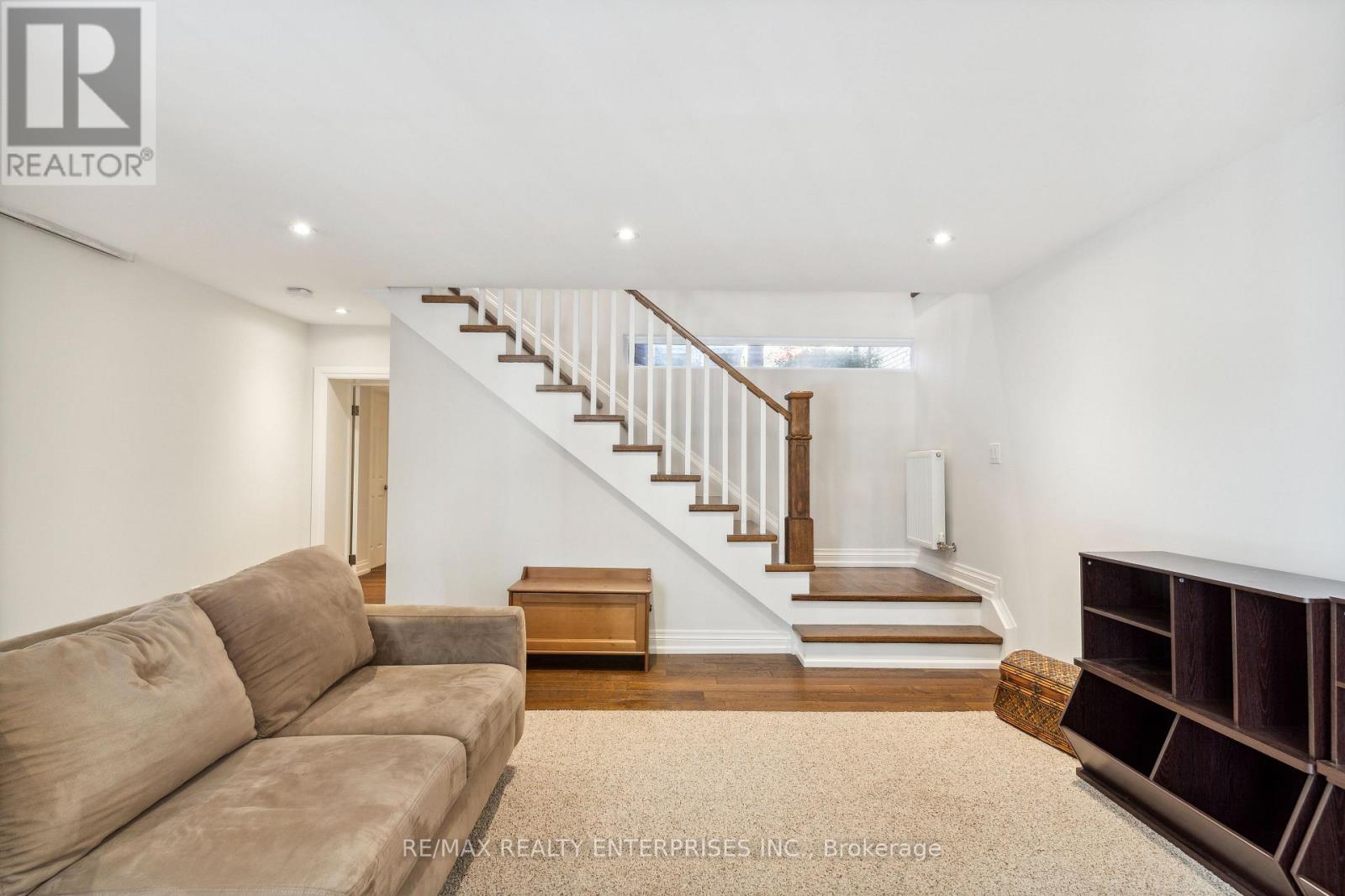 Photo 41 of 70 Oriole Road, Toronto ON