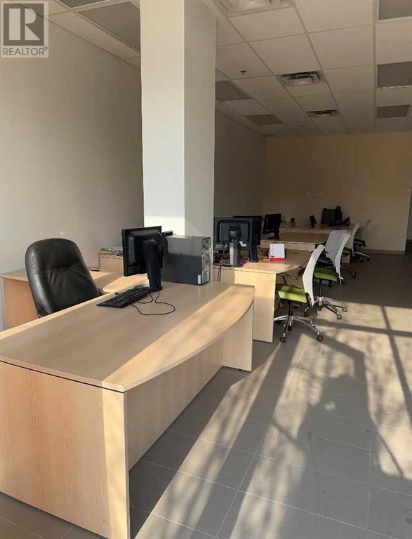 Photo 3 of 107 2308 Centre Street Ne, Calgary AB