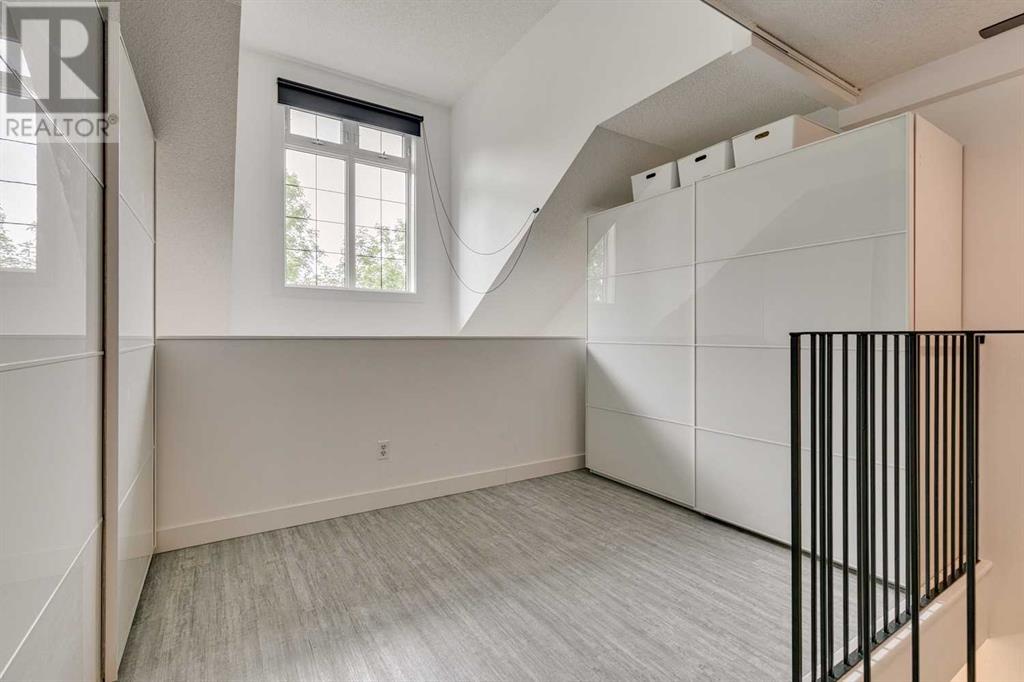Single Family House Multi-level for Sale in    Avenue SW Altadore Calgary 