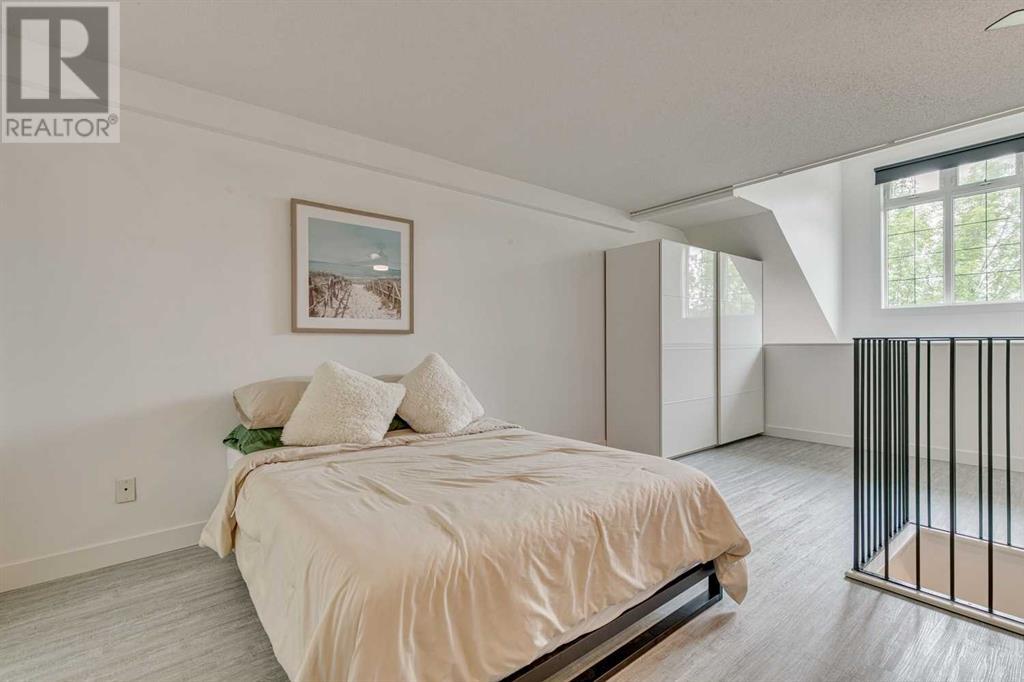 Single Family House Multi-level for Sale in    Avenue SW Altadore Calgary 