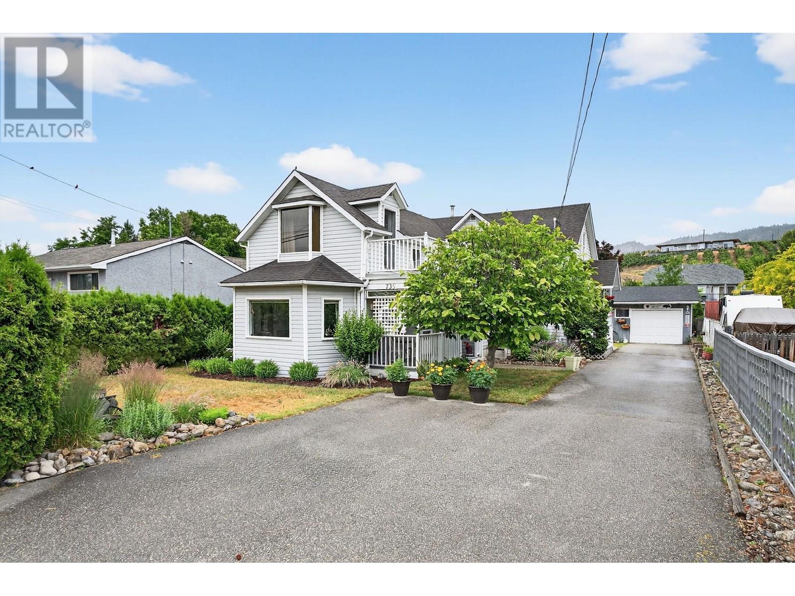 735 Robinson Avenue, Naramata