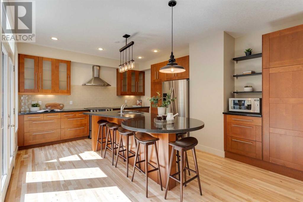 Single Family House for Sale in    Street SW Killarney/Glengarry Calgary 