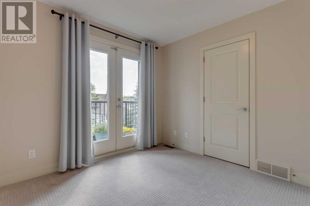 Single Family House for Sale in    Street SW Killarney/Glengarry Calgary 