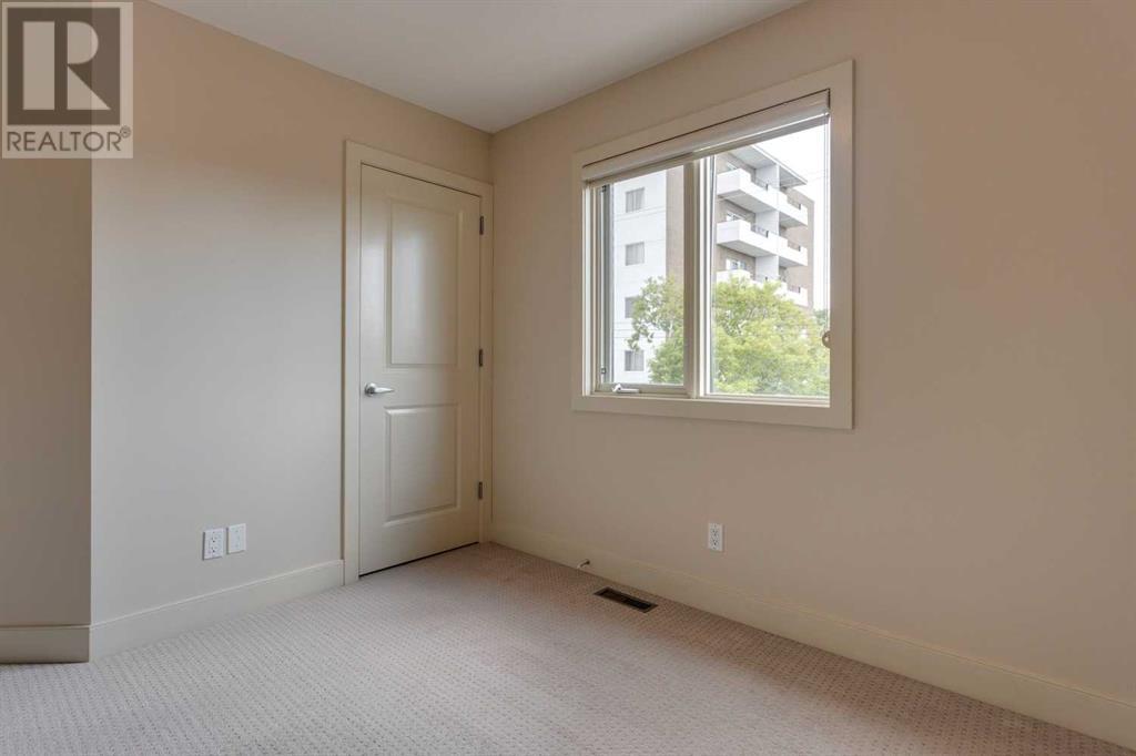 Single Family House for Sale in    Street SW Killarney/Glengarry Calgary 