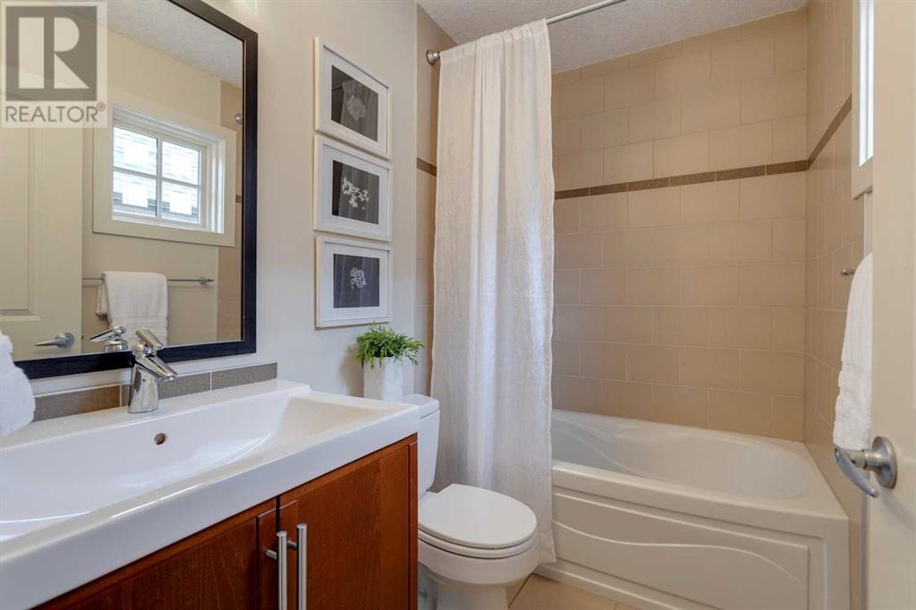 Single Family House for Sale in    Street SW Killarney/Glengarry Calgary 