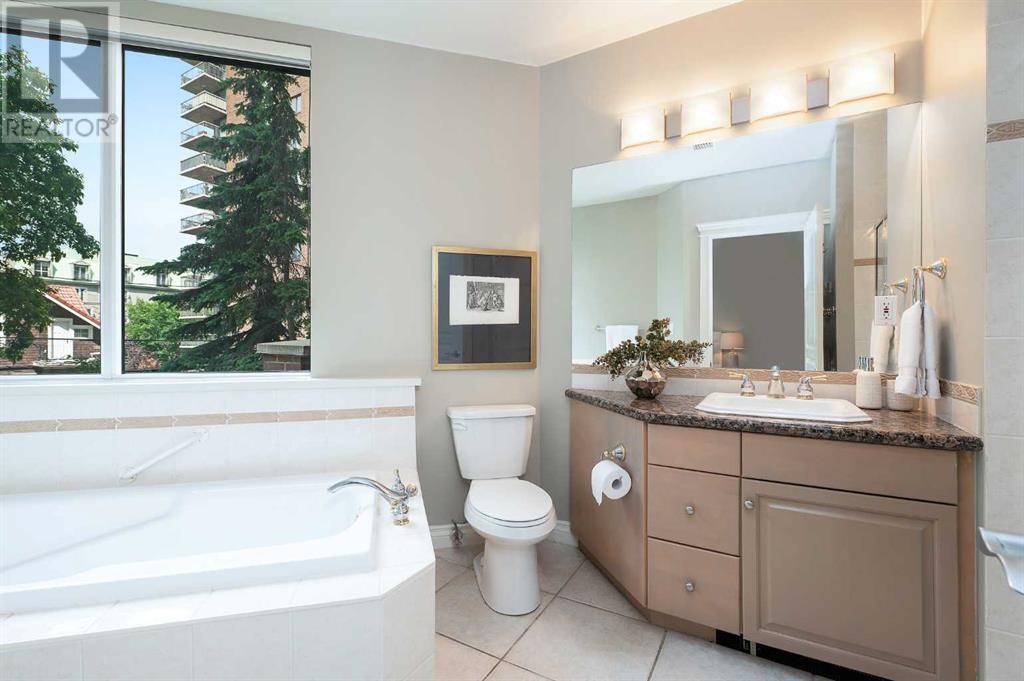Single Family House for Sale in    Avenue SW Mission Calgary 