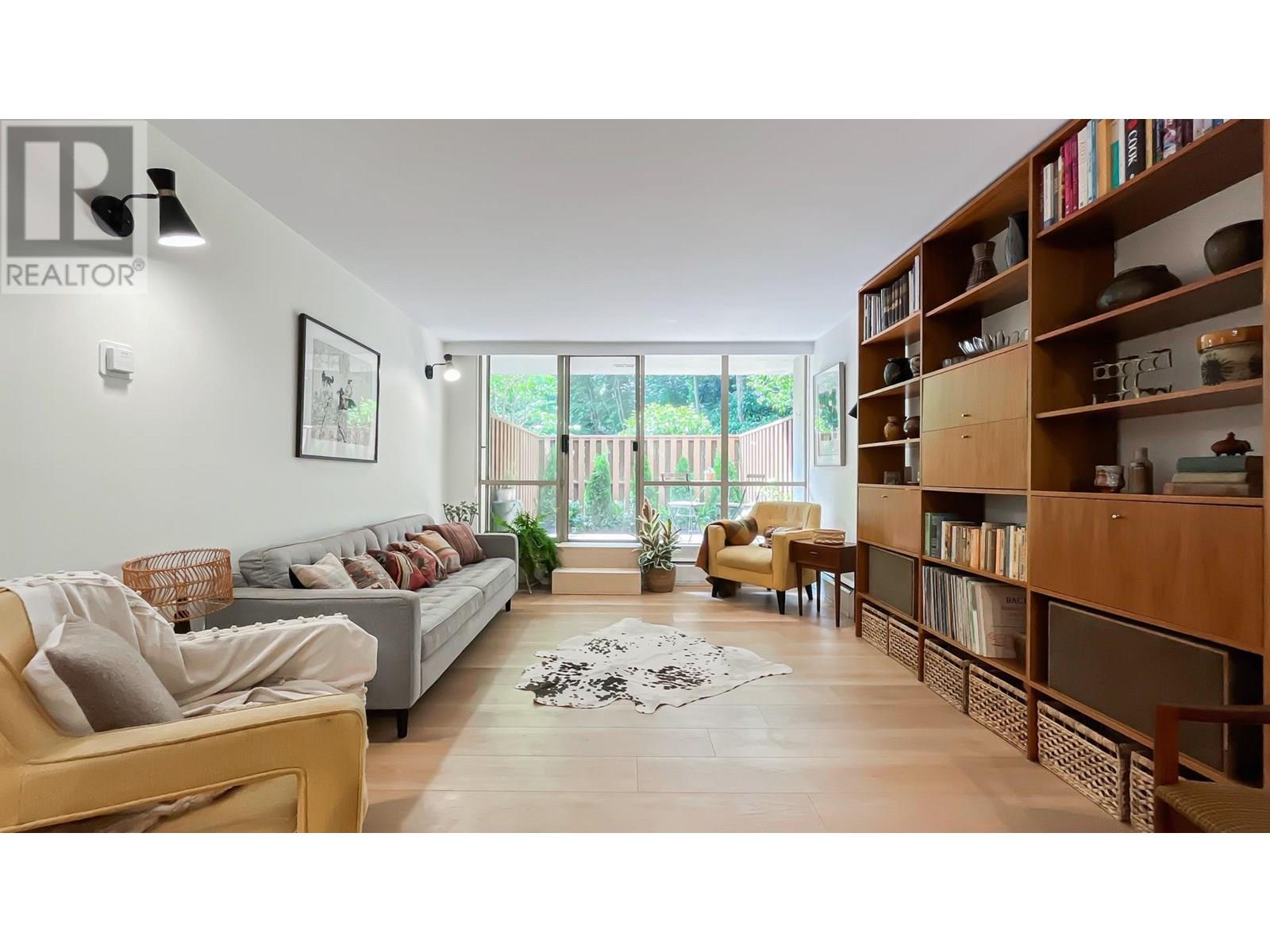 Photo 8 of 102 2016 Fullerton Avenue, North Vancouver BC