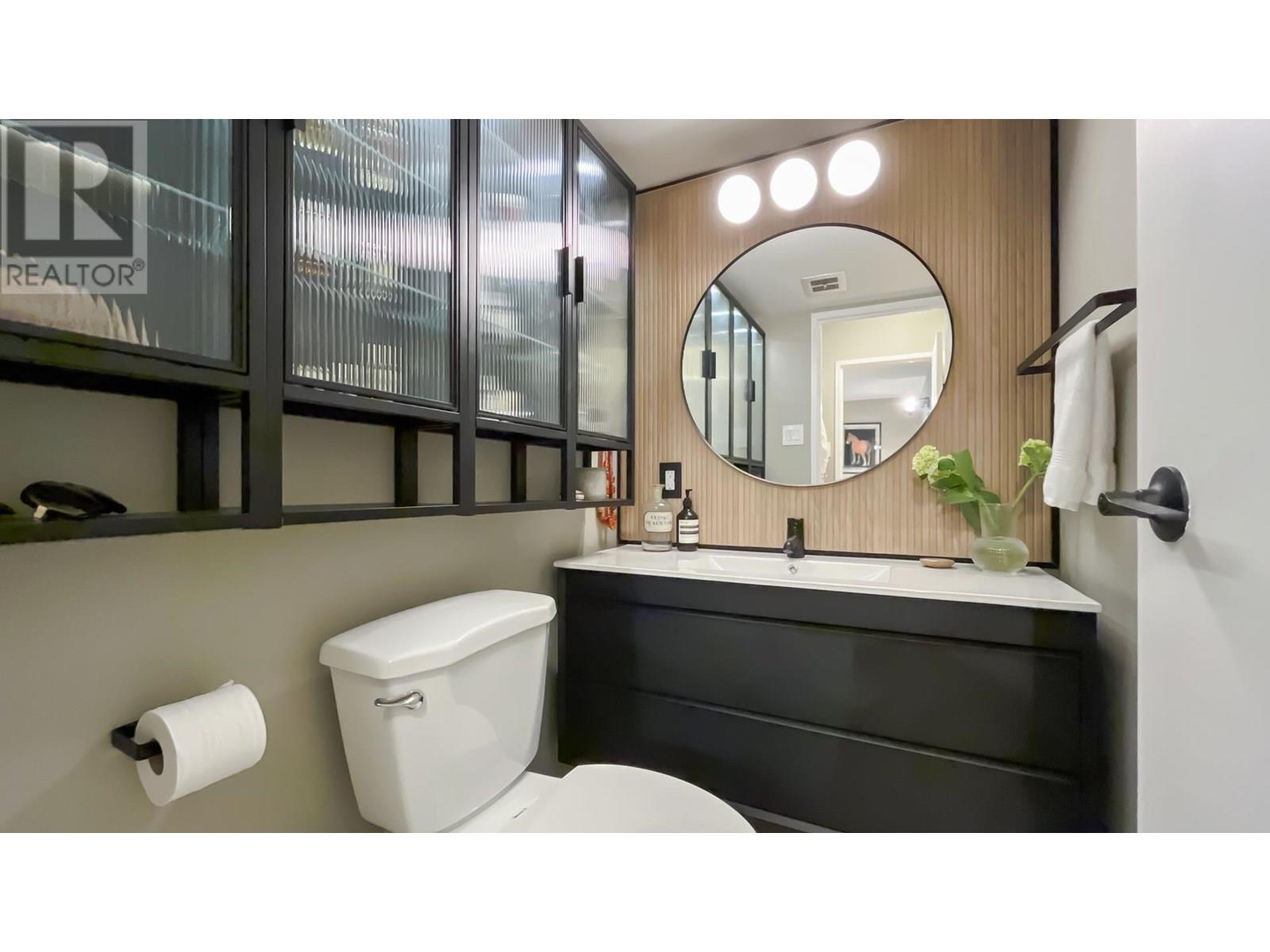 Photo 15 of 102 2016 Fullerton Avenue, North Vancouver BC