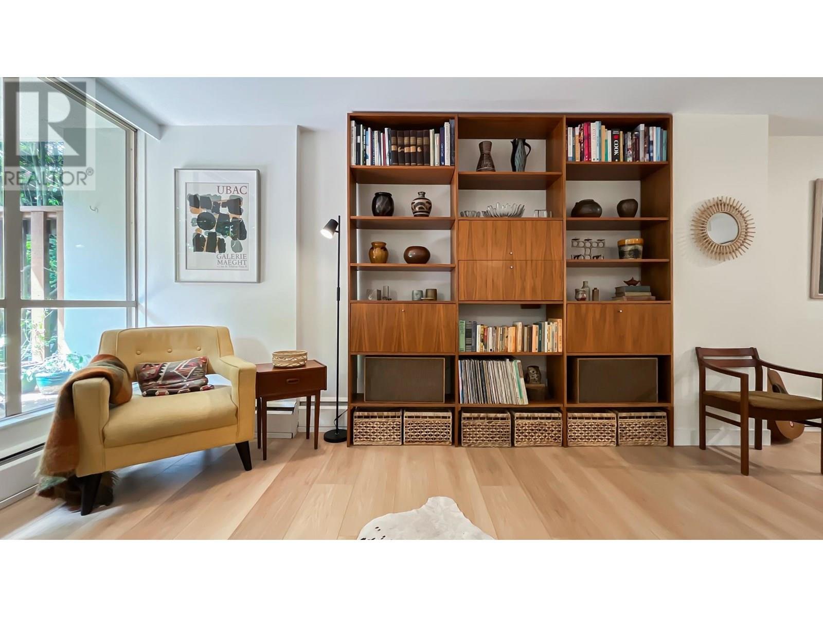 Photo 9 of 102 2016 Fullerton Avenue, North Vancouver BC