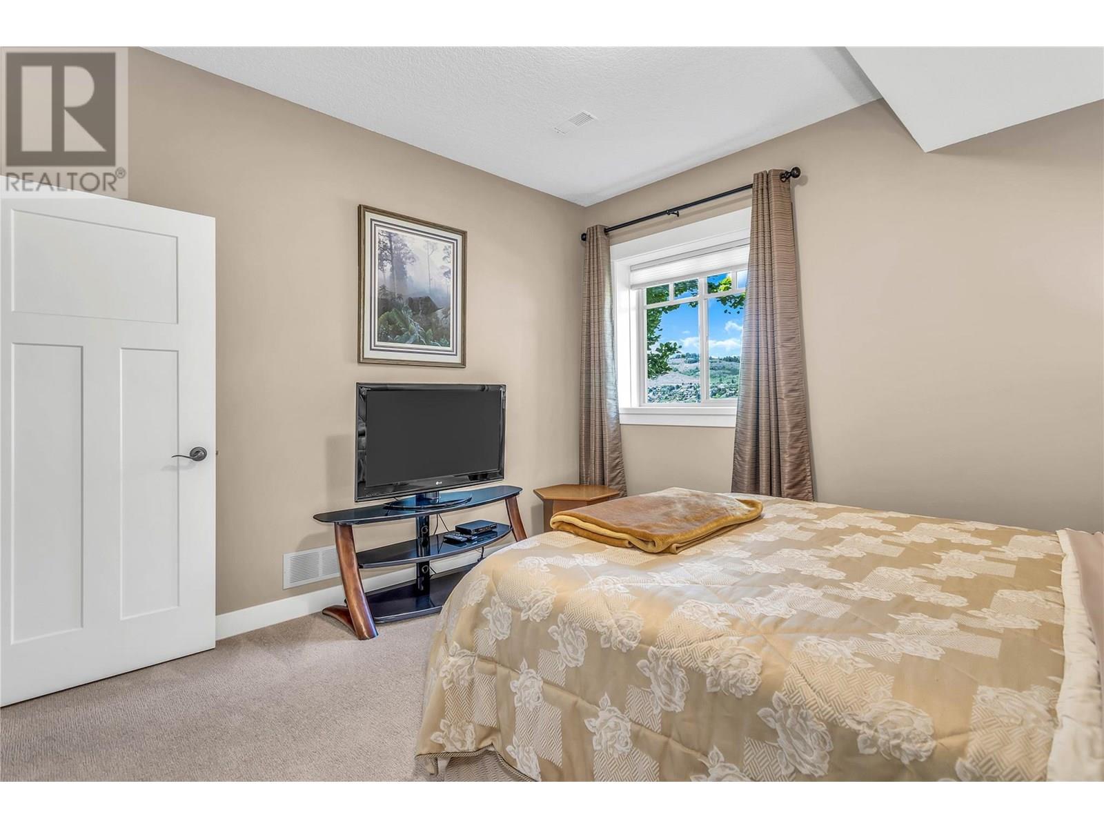 8780 Braeburn Drive, Coldstream