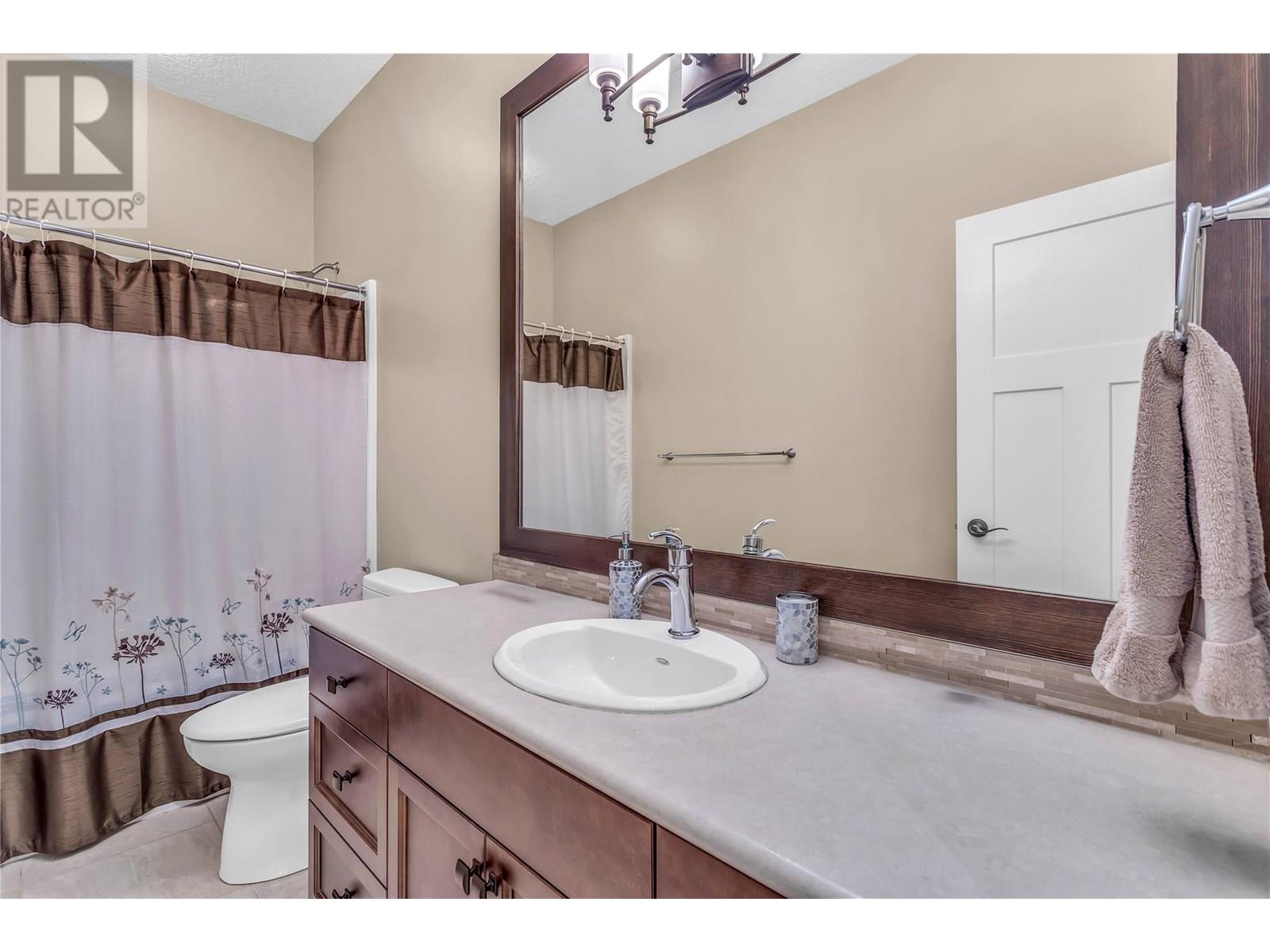 8780 Braeburn Drive, Coldstream