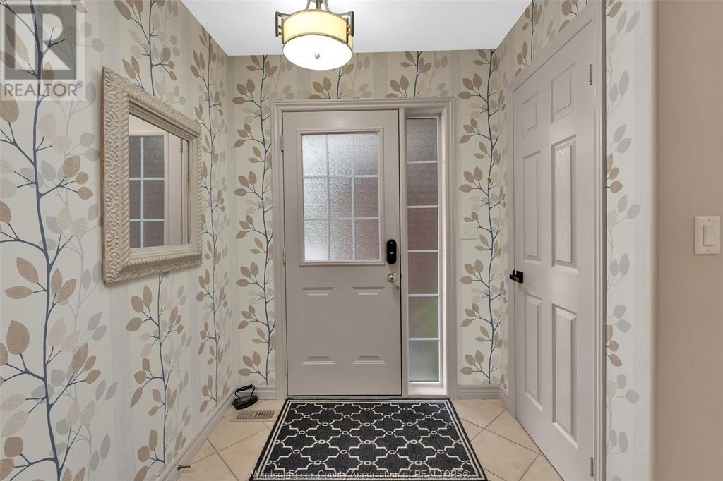 Photo 5 of 32 Robson Road Unit 2, Leamington ON