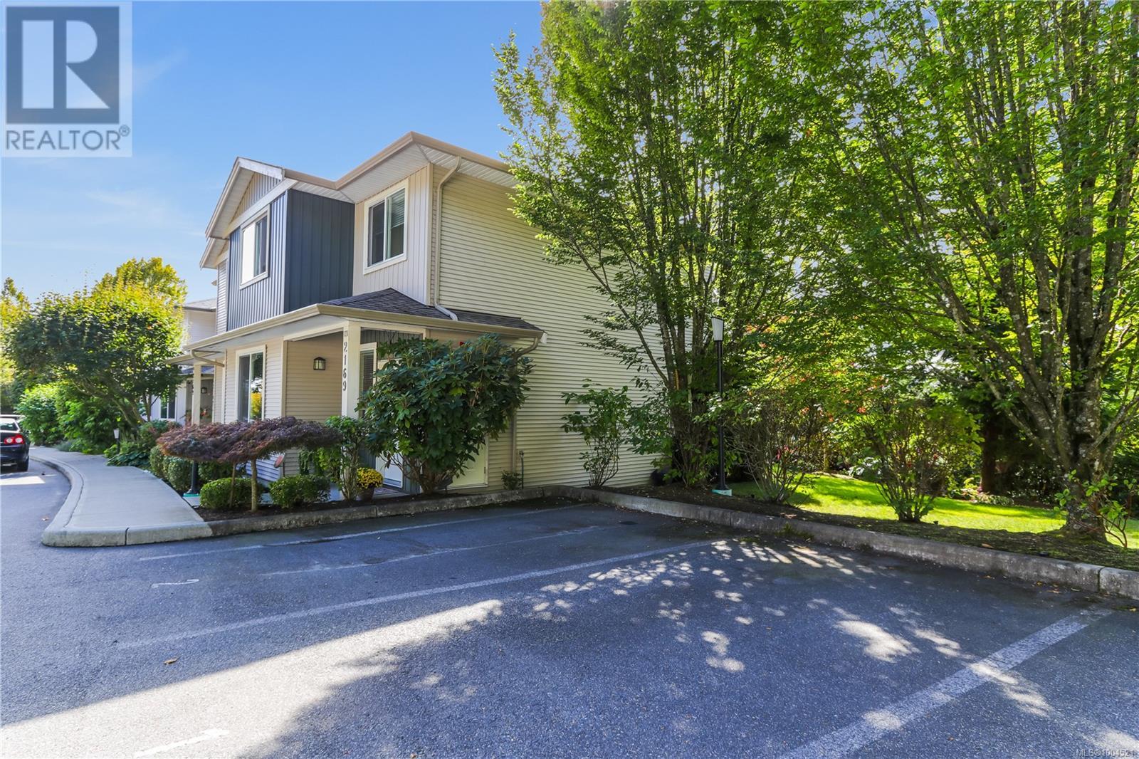 Photo 9 of 101 2169 Ridgemont Pl, Nanaimo BC