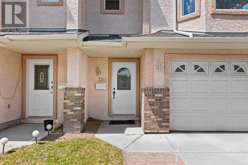 Single Family House 4 Level for Sale in  Northmount Drive NW Highwood Calgary 