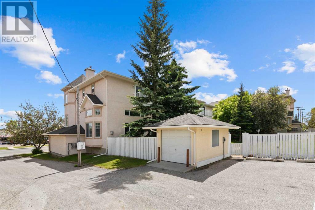 Single Family House 4 Level for Sale in  Northmount Drive NW Highwood Calgary 