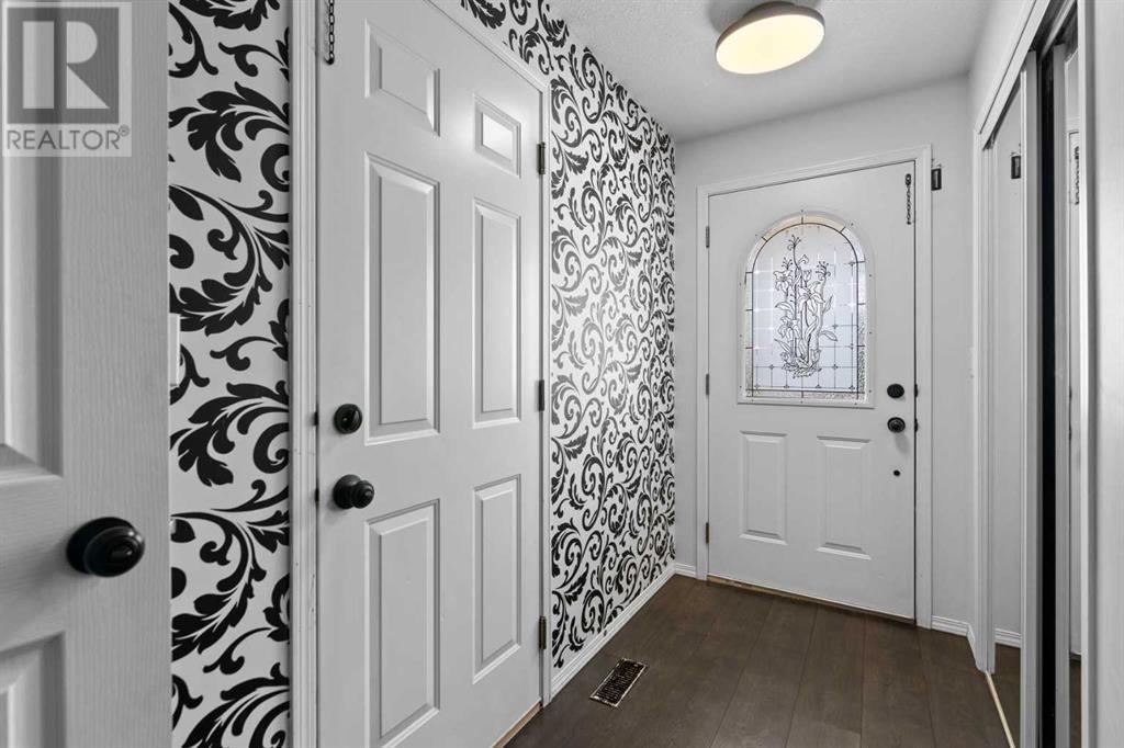 Single Family House 4 Level for Sale in  Northmount Drive NW Highwood Calgary 