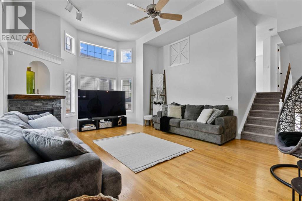 Single Family House 4 Level for Sale in  Northmount Drive NW Highwood Calgary 