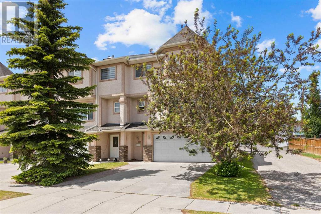 Single Family House 4 Level for Sale in  Northmount Drive NW Highwood Calgary 