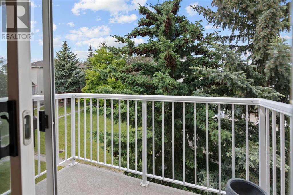 Single Family House 4 Level for Sale in  Northmount Drive NW Highwood Calgary 