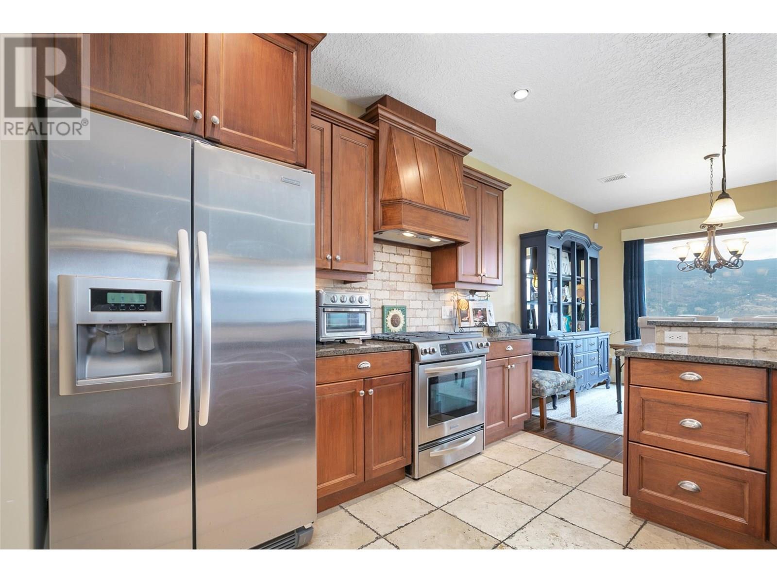 105 14419 Downtown Avenue, Summerland