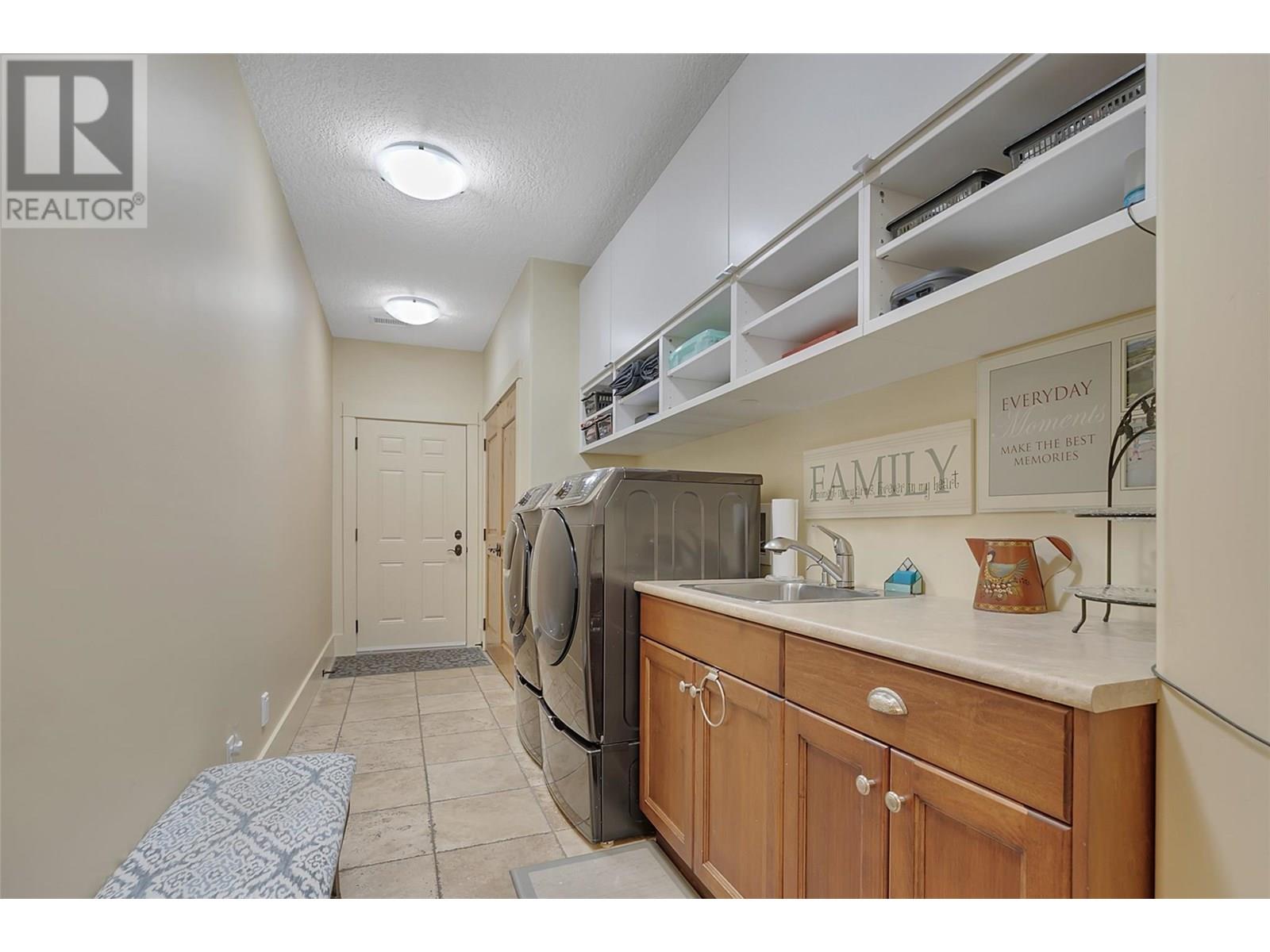 105 14419 Downtown Avenue, Summerland
