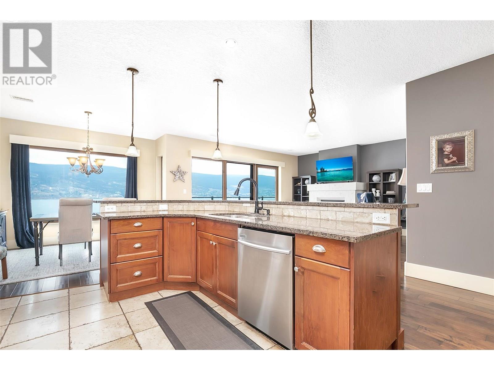 105 14419 Downtown Avenue, Summerland