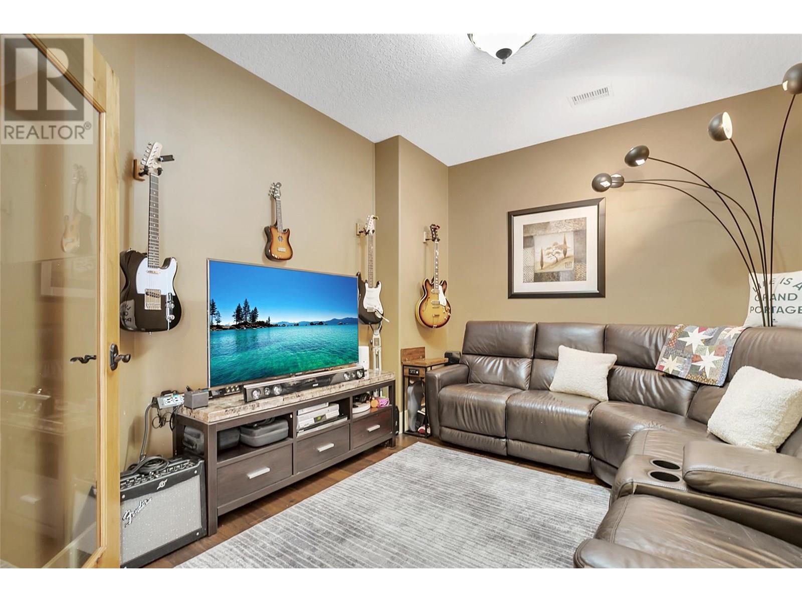 105 14419 Downtown Avenue, Summerland