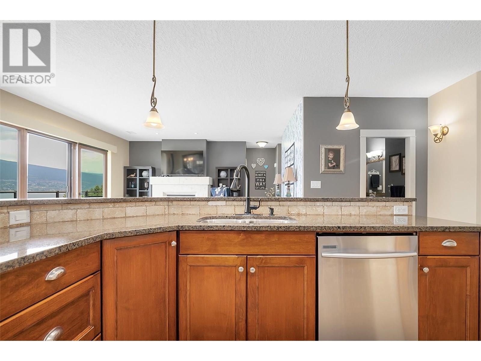 105 14419 Downtown Avenue, Summerland