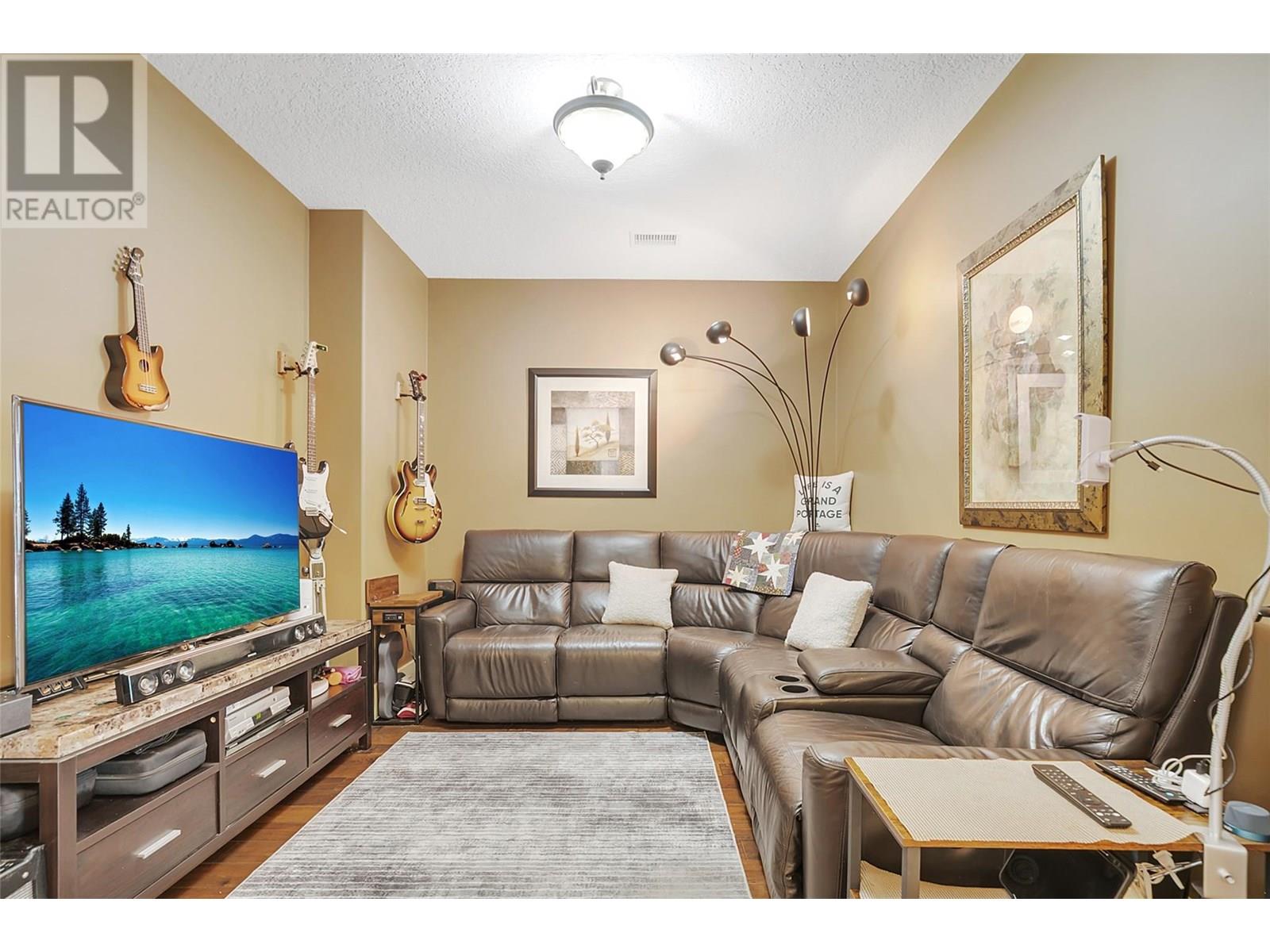 105 14419 Downtown Avenue, Summerland