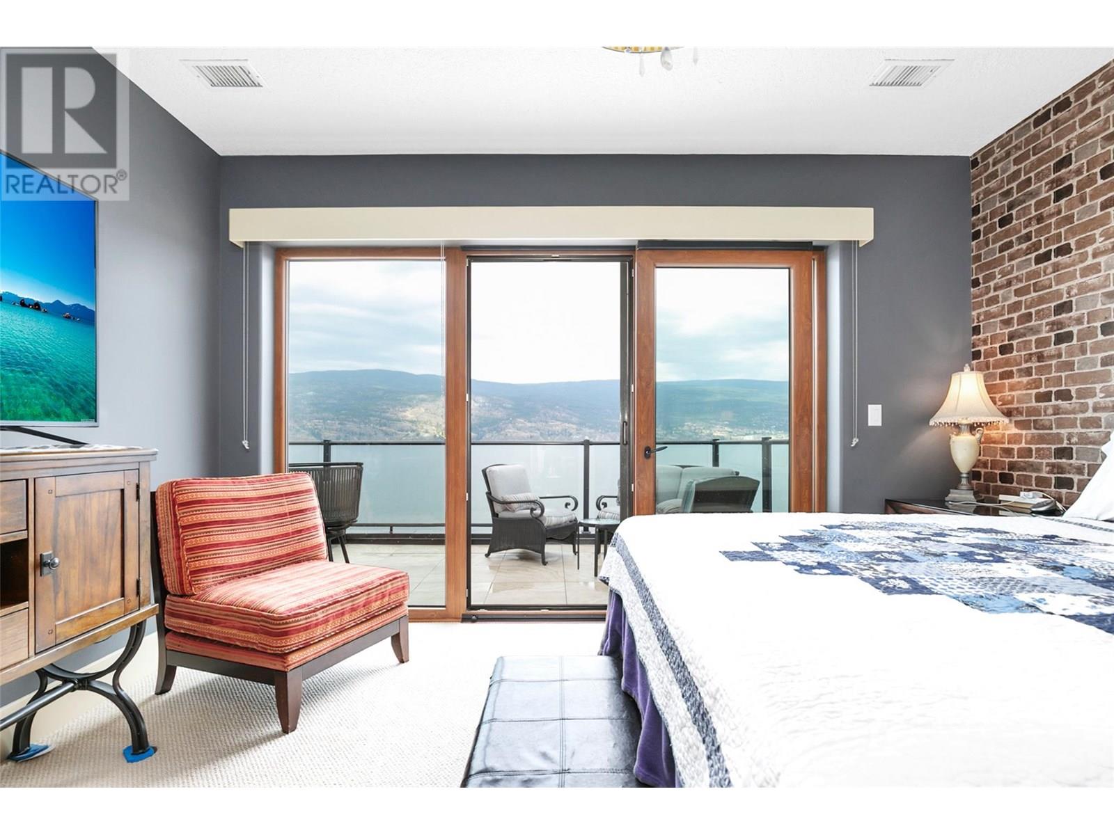 105 14419 Downtown Avenue, Summerland