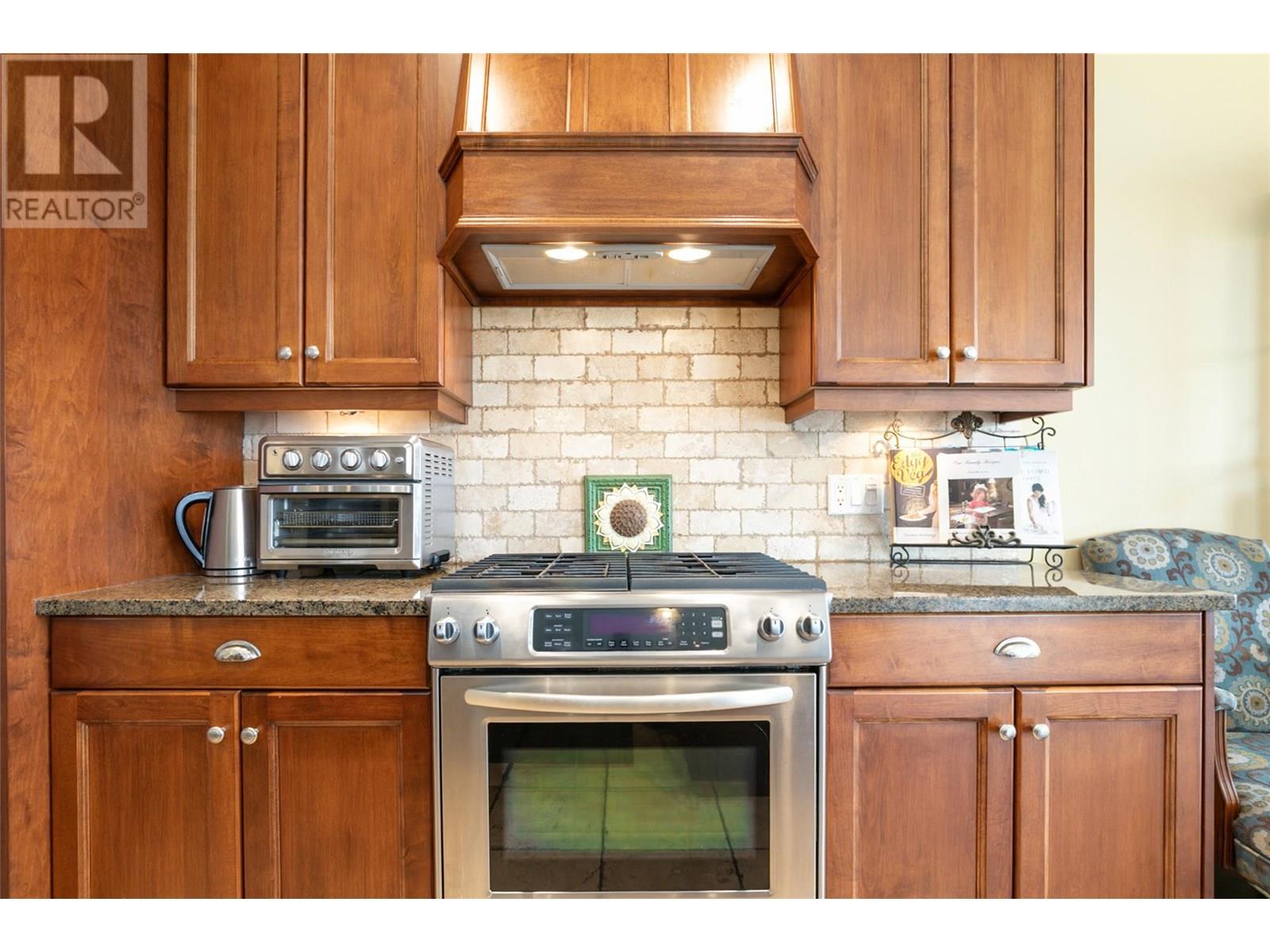 105 14419 Downtown Avenue, Summerland