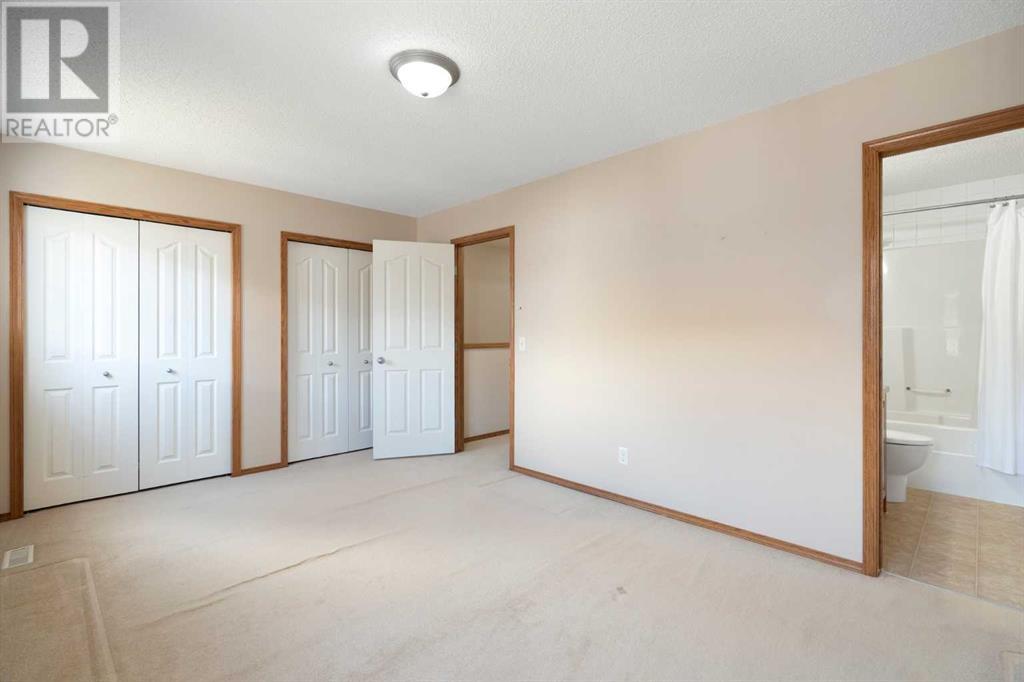 Single Family House for Sale in  Saddletree Court NE Saddle Ridge Calgary 