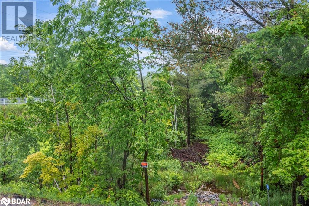 Photo 2 of 1001 Woodroffe Road, Minett ON