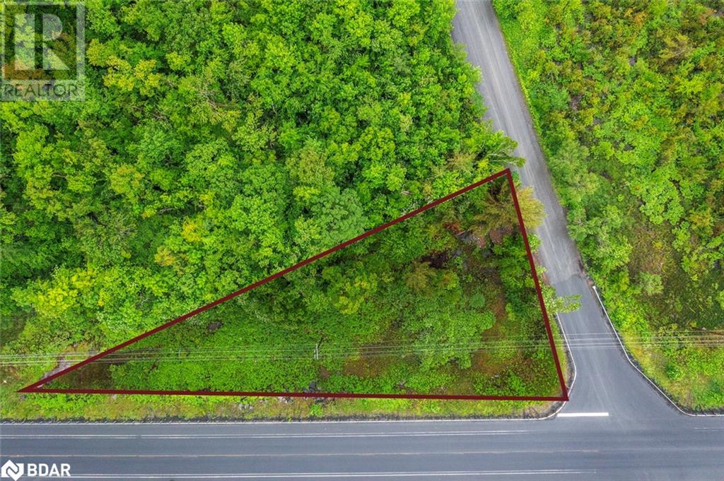 Photo 4 of 1001 Woodroffe Road, Minett ON