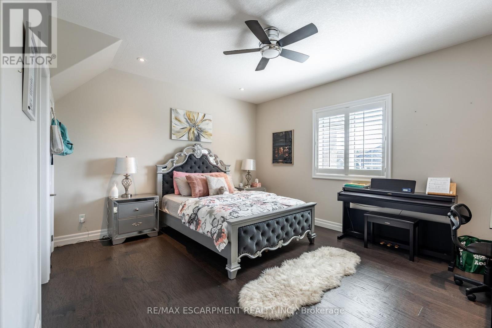 Photo 23 of 10 Harper Boulevard, Brantford ON