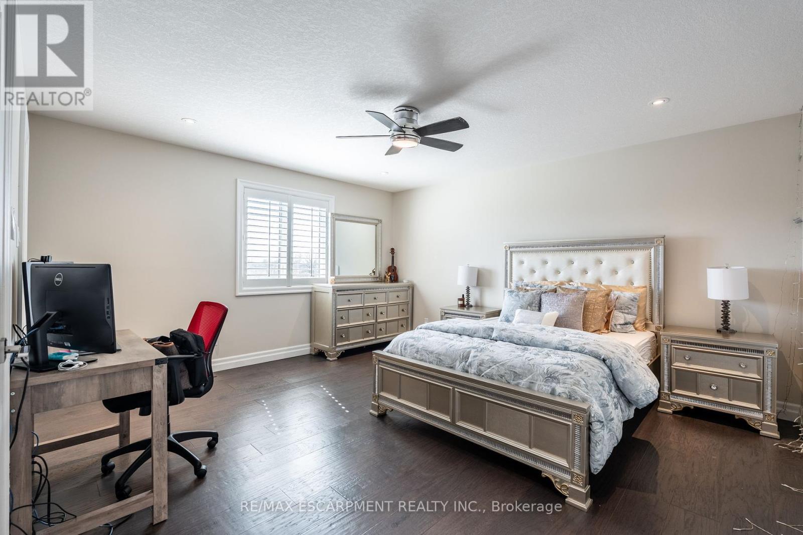 Photo 31 of 10 Harper Boulevard, Brantford ON