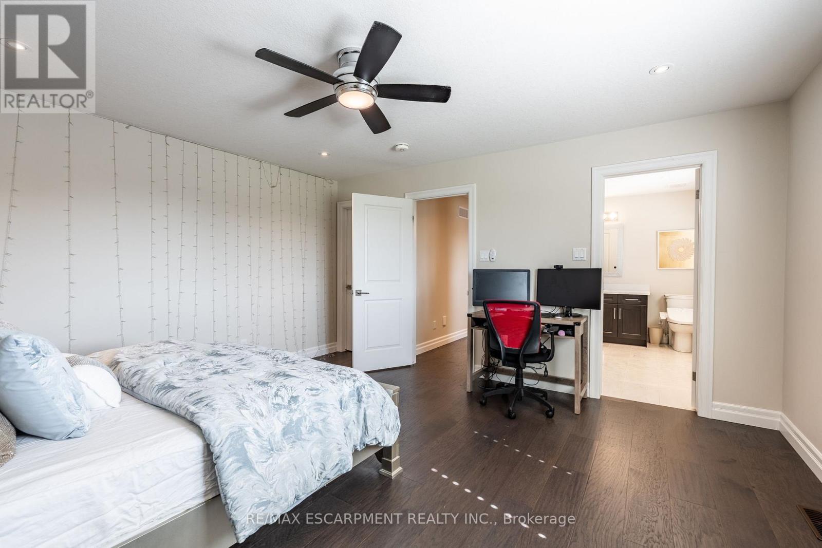 Photo 32 of 10 Harper Boulevard, Brantford ON