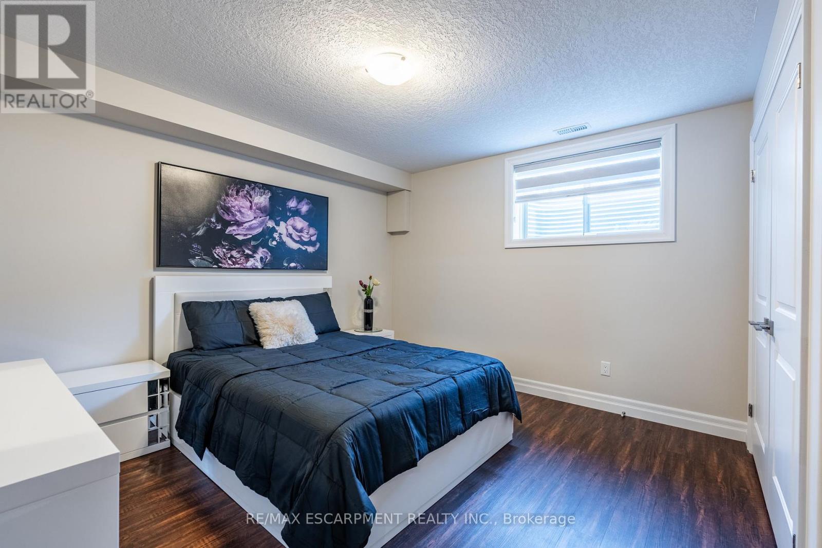 Photo 38 of 10 Harper Boulevard, Brantford ON