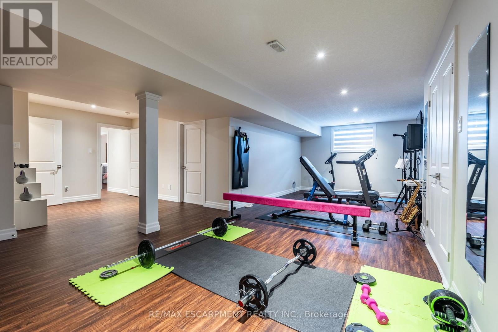 Photo 39 of 10 Harper Boulevard, Brantford ON
