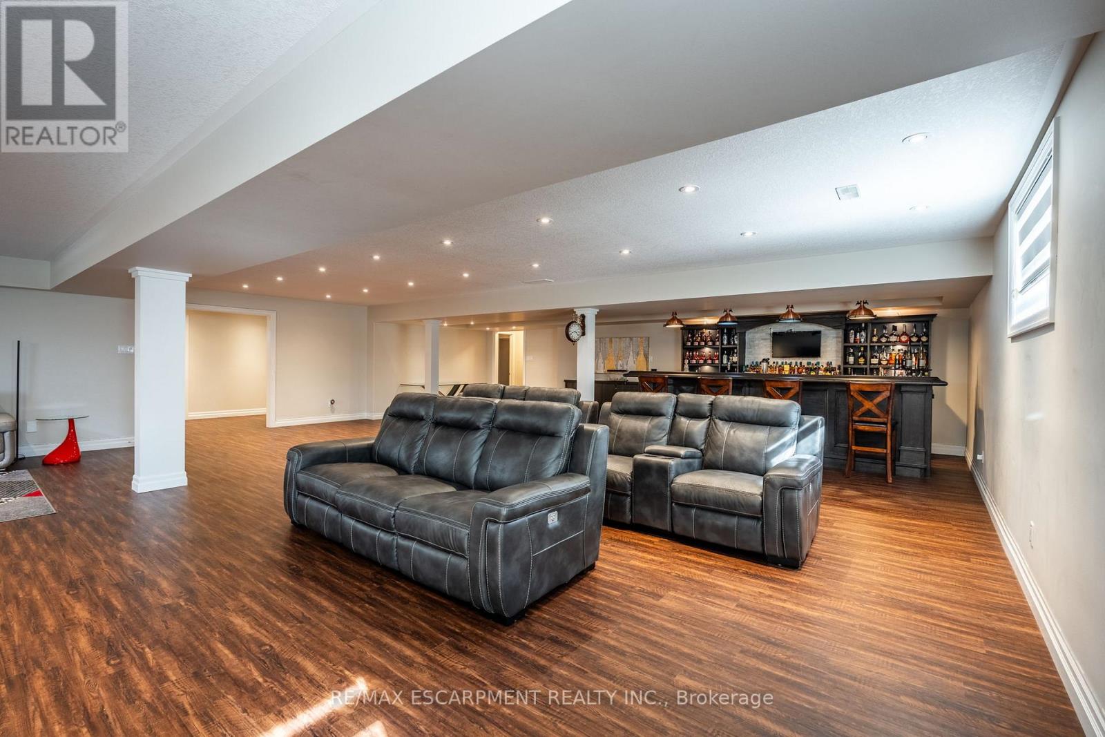 Photo 42 of 10 Harper Boulevard, Brantford ON
