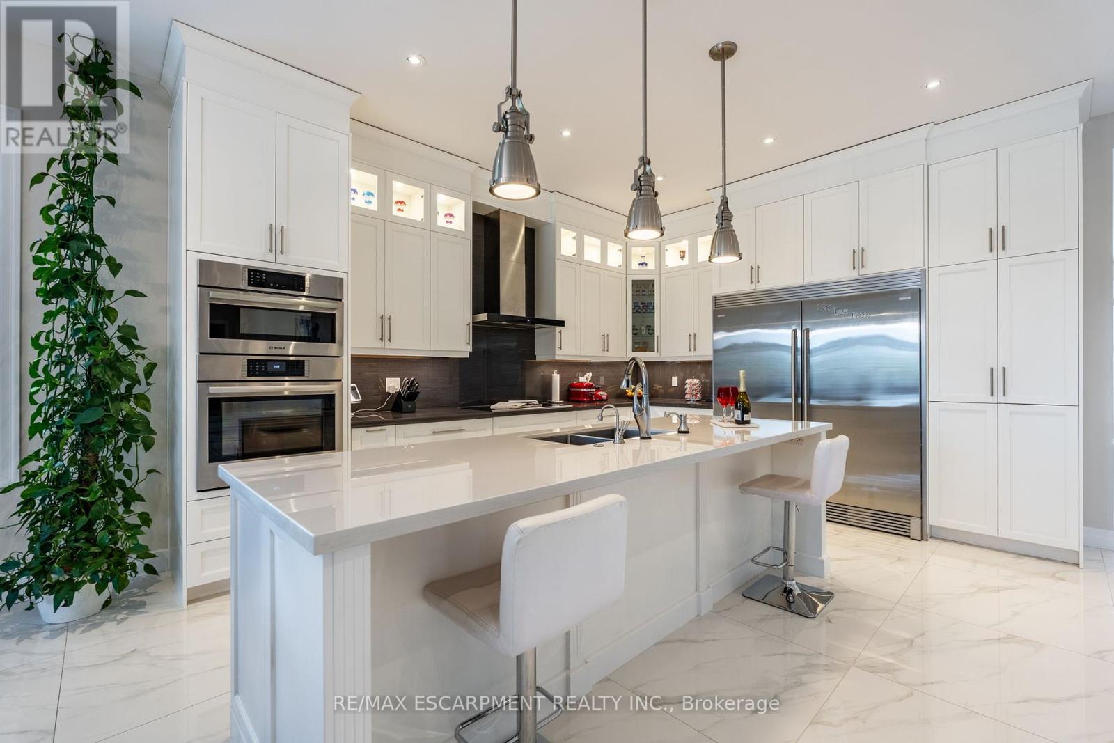 Photo 8 of 10 Harper Boulevard, Brantford ON