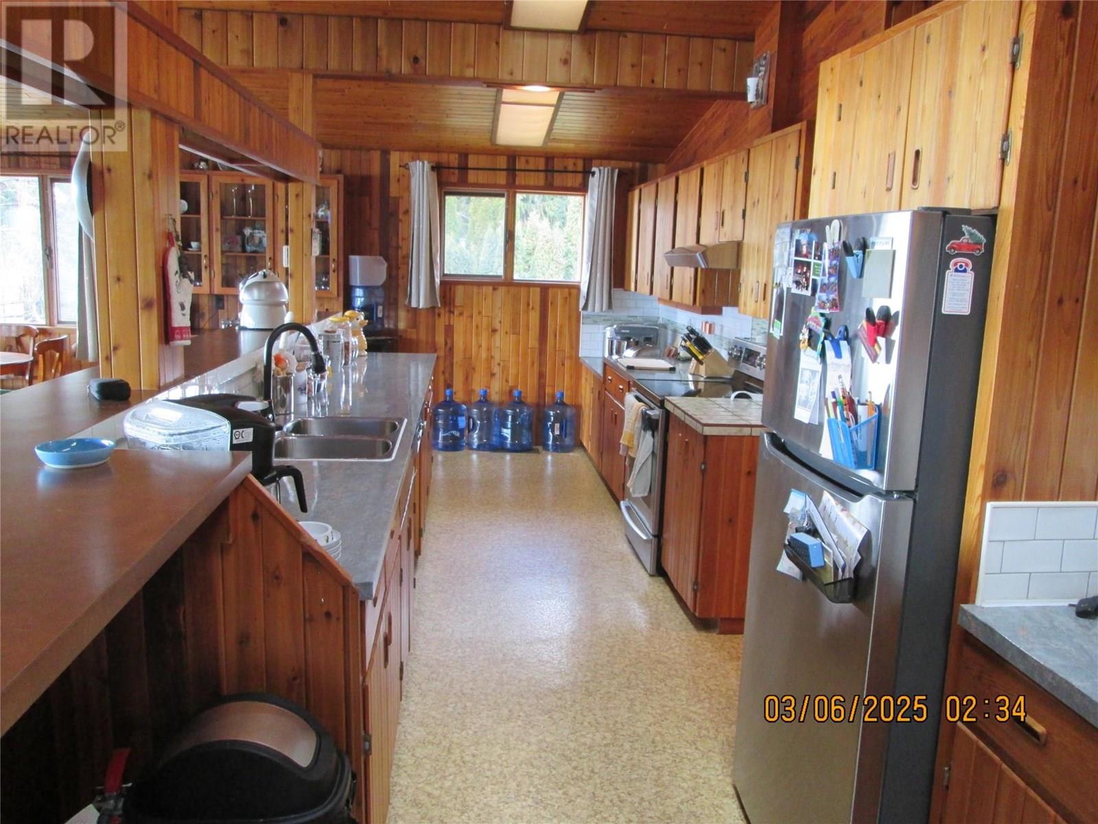 Photo 35 of 5305 Meadow Creek Crescent, Celista BC