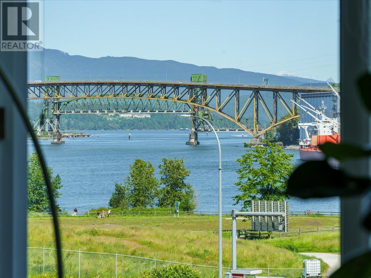 Photo 5 of 2953 Wall Street, Vancouver BC