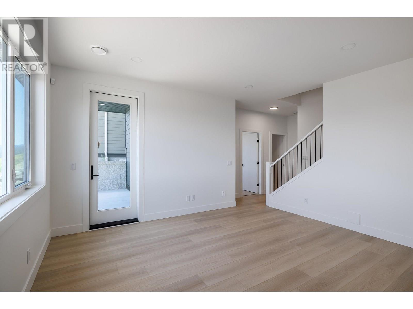 Photo 39 of 2048 Kentucky Crescent, Kelowna BC