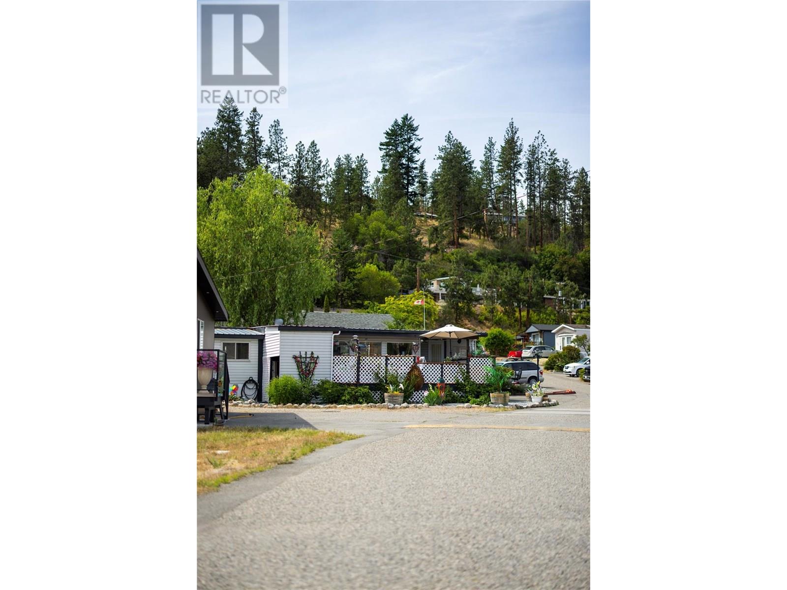 24 6711 Highway 97 Highway South, Peachland