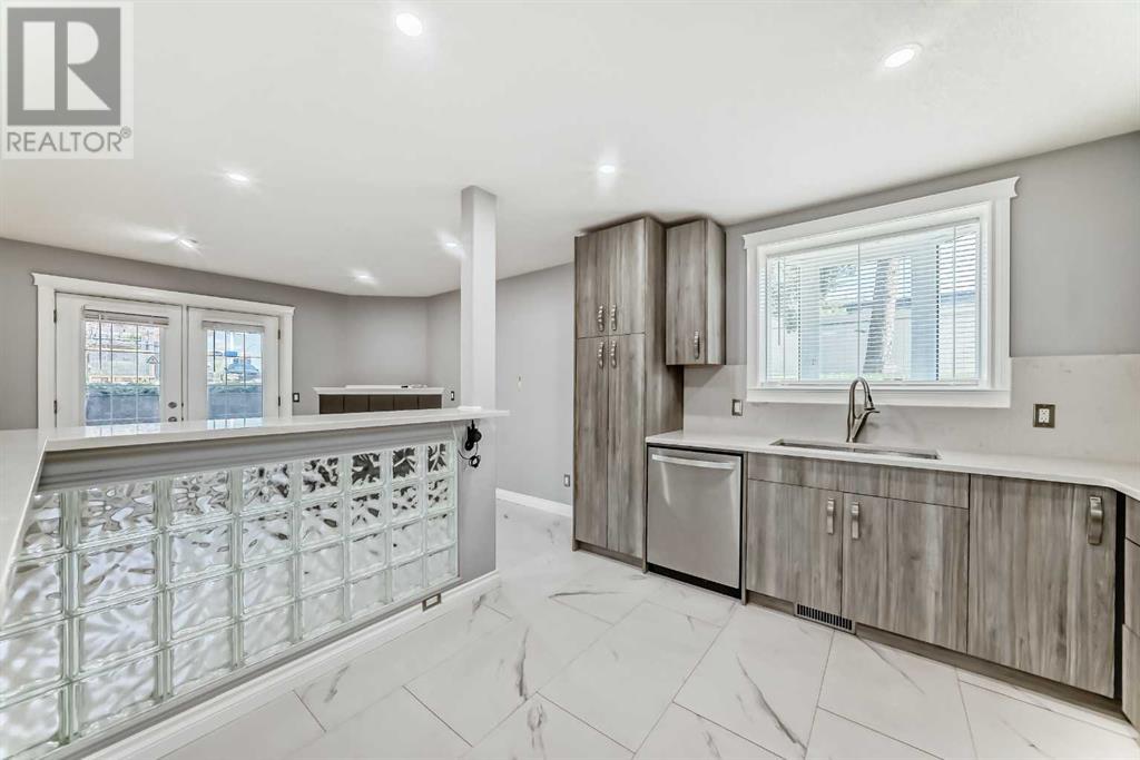 Single Family House for Sale in    Avenue NE Tuxedo Park Calgary 