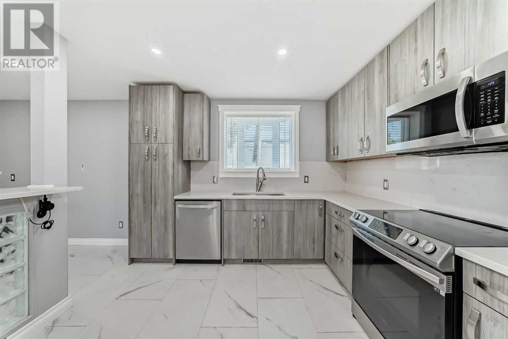 Single Family House for Sale in    Avenue NE Tuxedo Park Calgary 